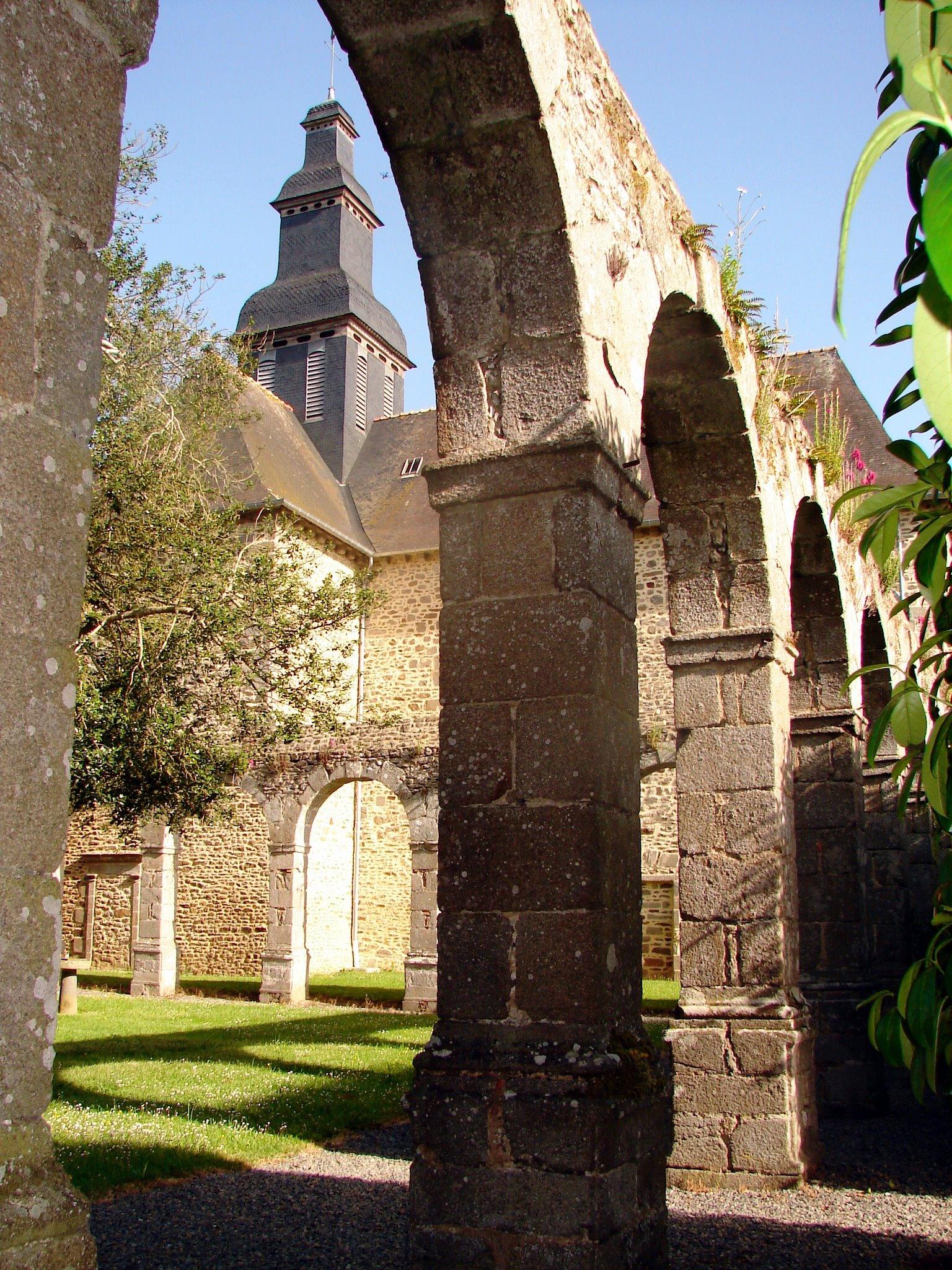 Hotel De L'Abbaye Le Tronchet  Exterior photo