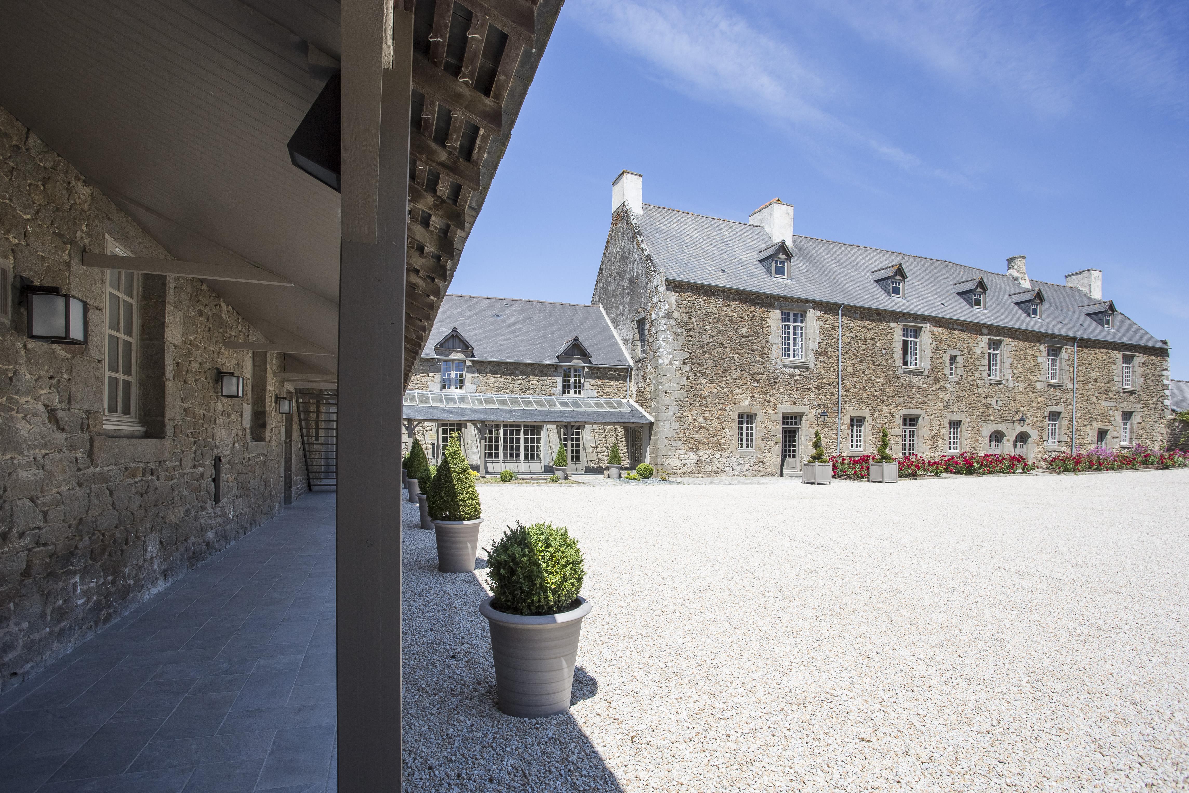 Hotel De L'Abbaye Le Tronchet  Exterior photo